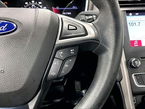 Used 2017 Ford Fusion SE w/ Fusion SE Technology Package image 12