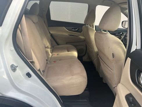 Used 2016 Nissan Rogue S w/ Appearance Package image 10