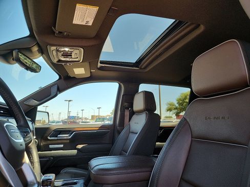 Used 2024 GMC Sierra 1500 Denali w/ Denali Reserve Package AWD/4WD image 12