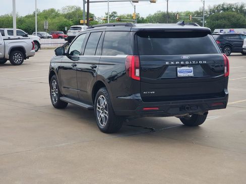 Used 2025 Ford Expedition Active image 5