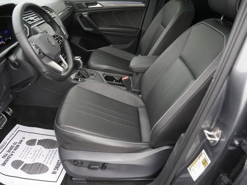 Used 2024 Volkswagen Tiguan SE R-Line image 9