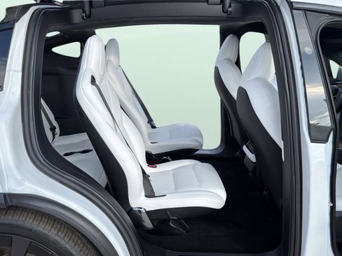 Used 2023 Tesla Model X image 36