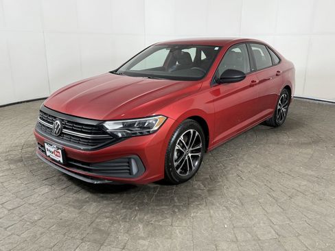 Used 2024 Volkswagen Jetta Sport image 4