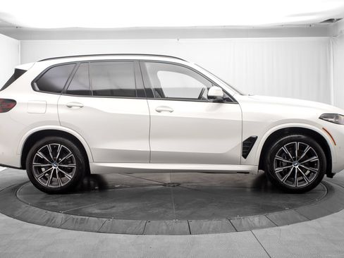 Used 2024 BMW X5 xDrive40i w/ M Sport Package AWD/4WD image 8