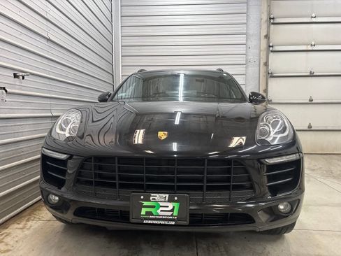 Used 2017 Porsche Macan AWD/4WD image 2