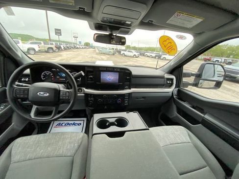 Used 2023 Ford F250 XLT w/ FX4 Off-Road Package AWD/4WD image 15