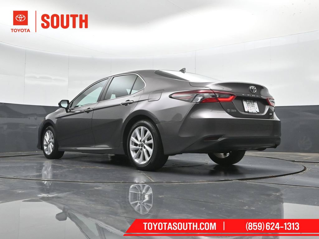 Used 2022 Toyota Camry LE FWD image 40