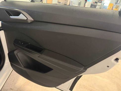 Used 2025 Volkswagen Taos SE image 27