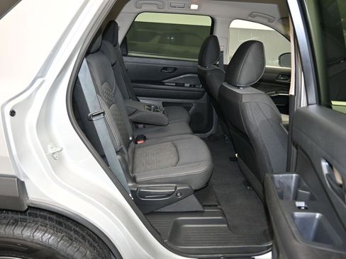 Certified 2024 Nissan Pathfinder SV FWD image 26