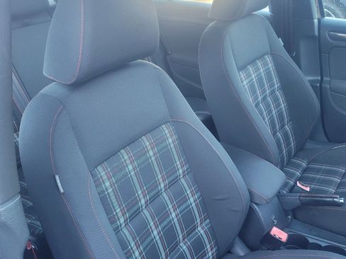 Used 2013 Volkswagen Golf 4-Door image 23