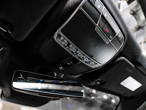 Used 2019 Mercedes-Benz S 560 Sedan image 30
