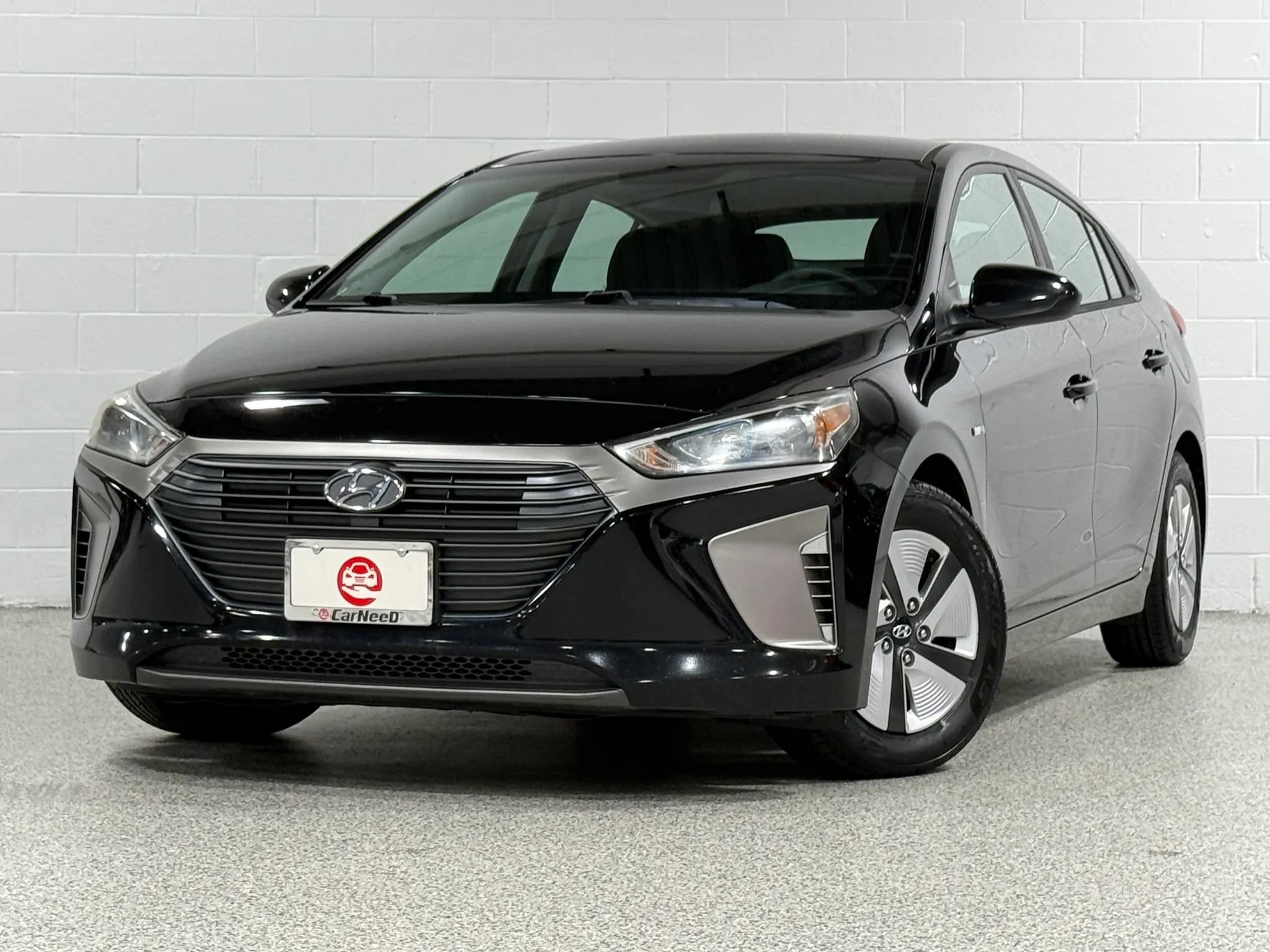 Used 2018 Hyundai Ioniq Blue FWD image 2