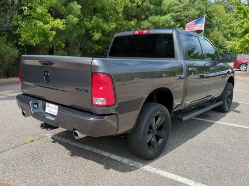 Used 2018 RAM 1500 Express w/ Express Value Package AWD/4WD image 4
