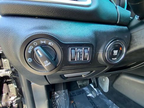 Used 2015 Maserati Ghibli image 18