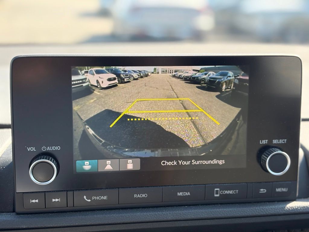 Used 2024 Honda CR-V LX image 32