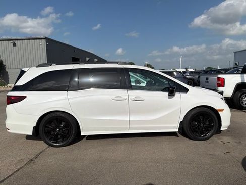 Used 2023 Honda Odyssey Sport image 5