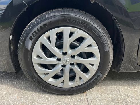 Used 2017 Toyota Corolla LE FWD image 9