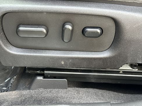 Used 2018 Ford Taurus SHO AWD/4WD image 15
