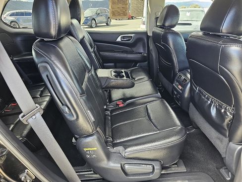 Used 2019 Nissan Pathfinder SL w/ Cargo Package image 21
