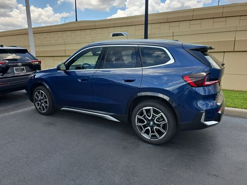 Used 2025 BMW X1 xDrive28i AWD/4WD image 3