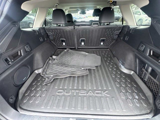 Used 2025 Subaru Outback Touring AWD/4WD image 7