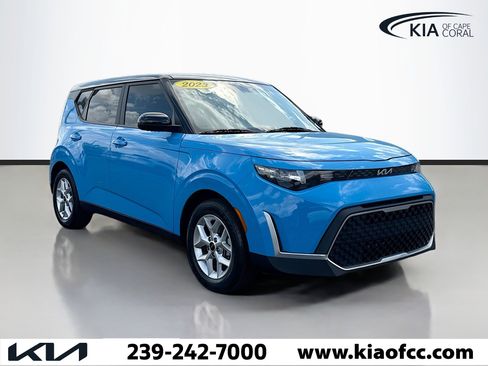 Certified 2023 Kia Soul S image 7