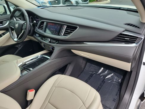 Used 2023 Buick Enclave Essence w/ Experience Buick Package FWD image 11