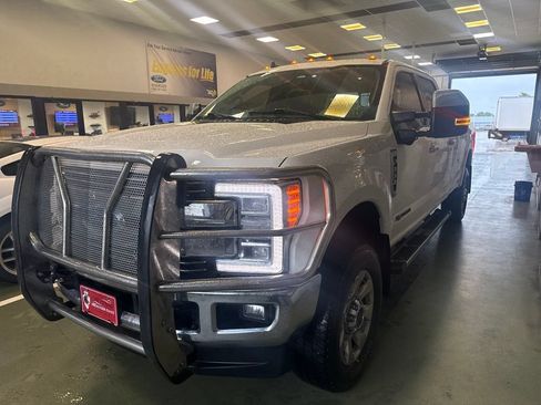 Used 2019 Ford F350 Lariat w/ Lariat Ultimate Package AWD/4WD image 1