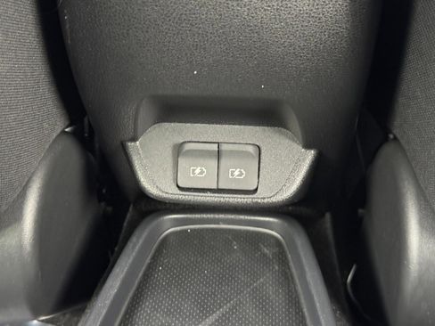 Used 2025 Nissan Leaf S image 27