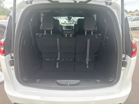 New 2027 Chrysler Pacifica Select AWD/4WD image 15