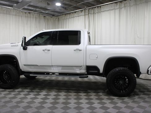 Used 2024 Chevrolet Silverado 2500 High Country w/ Technology Package AWD/4WD image 38