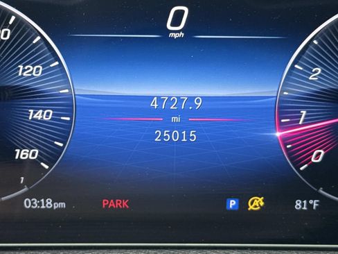 Used 2025 Mercedes-Benz GLB 250 image 27