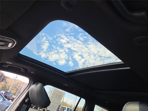 Certified 2025 Jeep Grand Cherokee L Limited image 32