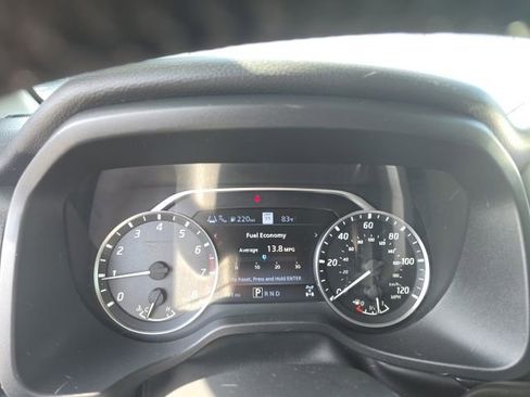 Used 2021 Nissan Titan SV w/ SV Convenience Package AWD/4WD image 10