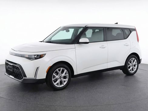 Used 2025 Kia Soul LX w/ LX Technology Package image 3
