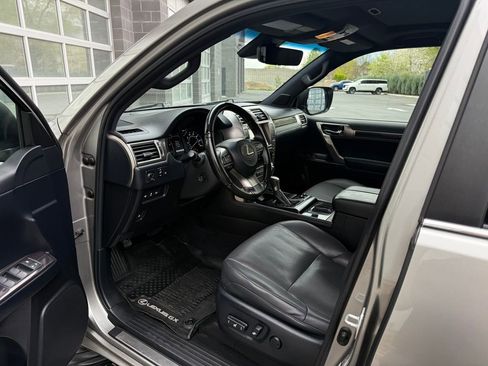 Used 2020 Lexus GX 460 Premium w/ Premium Package image 33