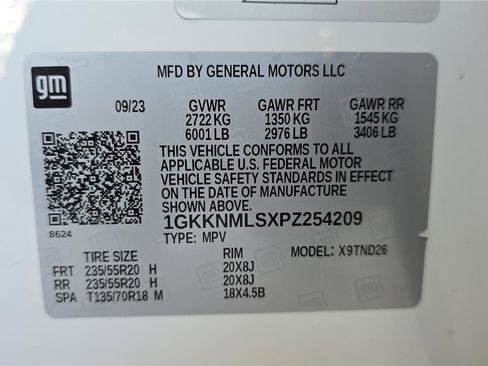 Used 2023 GMC Acadia SLT w/ Elevation Edition image 26