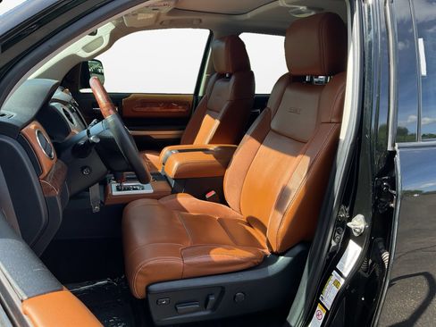 Used 2018 Toyota Tundra Platinum AWD/4WD image 9