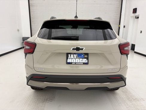 New 2026 Chevrolet Trax ACTIV w/ Driver Confidence Package FWD image 17