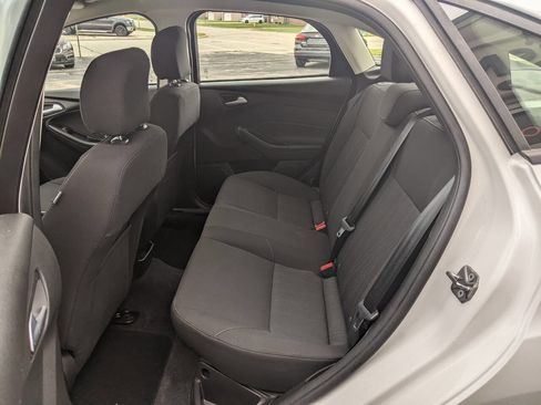 Used 2017 Ford Focus SE w/ Interior Protection Package FWD image 12