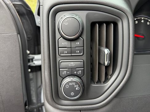 Used 2024 Chevrolet Silverado 1500 Custom Trail Boss w/ LPO, Dark Essentials Package AWD/4WD image 15