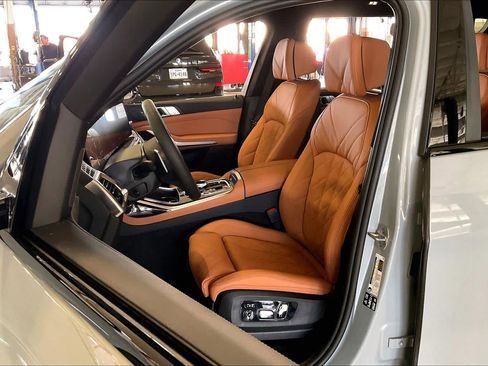 New 2026 BMW X7 xDrive40i image 9