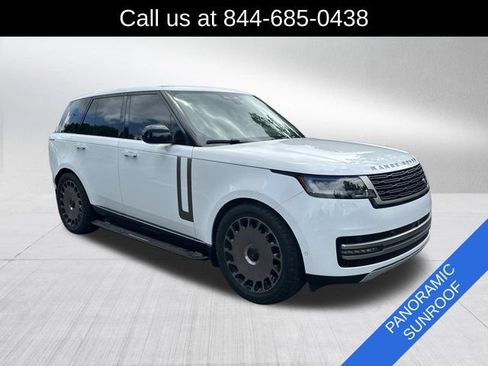 Used 2024 Land Rover Range Rover SE AWD/4WD image 3