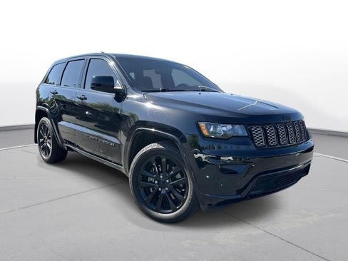 Used 2022 Jeep Grand Cherokee Laredo X image 4