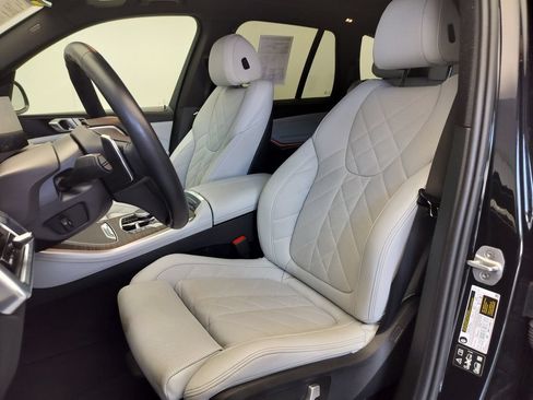 Certified 2024 BMW X5 xDrive40i w/ Premium Package AWD/4WD image 9