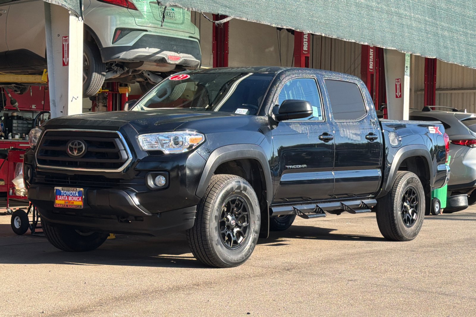 Used 2023 Toyota Tacoma SR5 RWD image 8