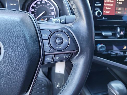 Used 2022 Toyota Camry SE image 23