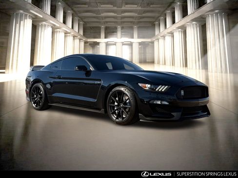 Used 2018 Ford Mustang Shelby GT350 w/ Convenience Package image 2