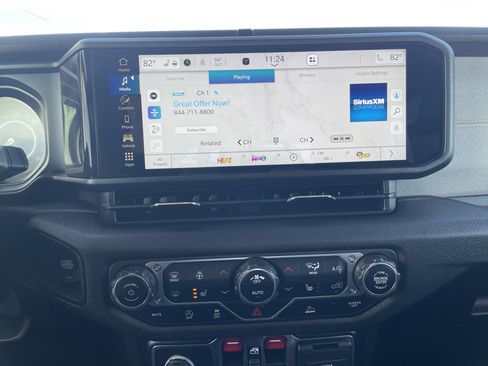 Used 2024 Jeep Gladiator Sport image 6