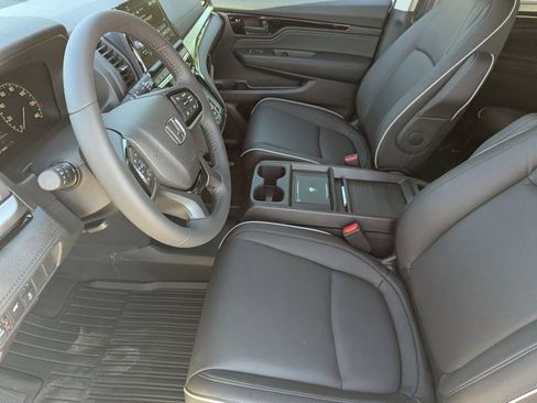 New 2026 Honda Odyssey Touring image 11